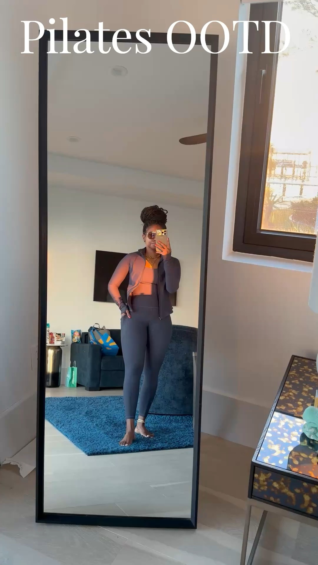 Medium in everything - linking but the colors are different 