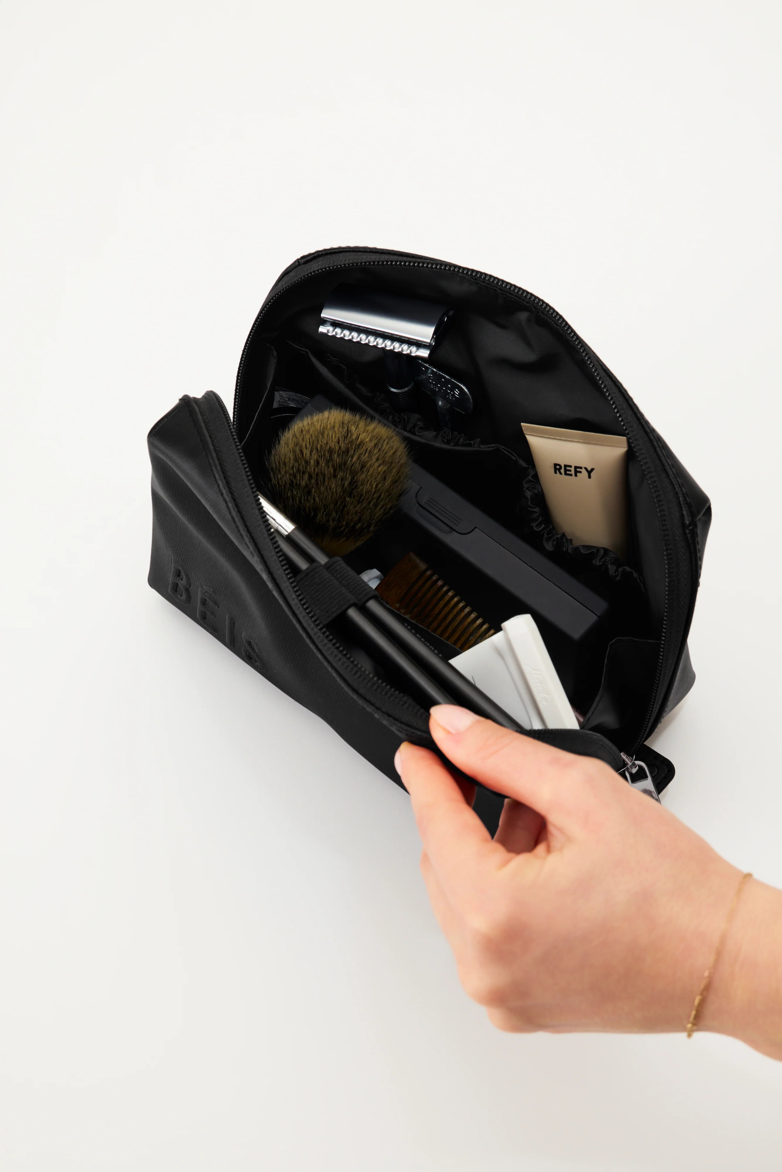 BÉIS 'The Small Cosmetic Pouch' in Black - Small Cosmetic & Makeup Travel Bag in Black | BEIS