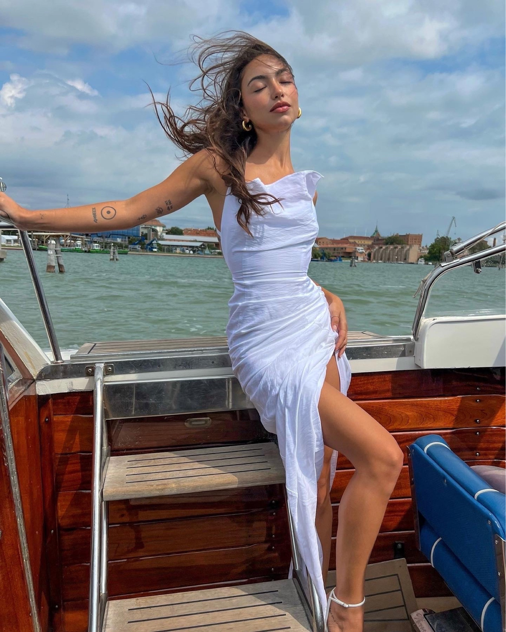 Jacquemus - Abito lungo Saudade 🤍

outfit inspiration, draped maxi dress, white dress, asymmetric hem, Farfetch, Mytheresa, event outfit, Italia.

#LTKstyletip #LTKSeasonal