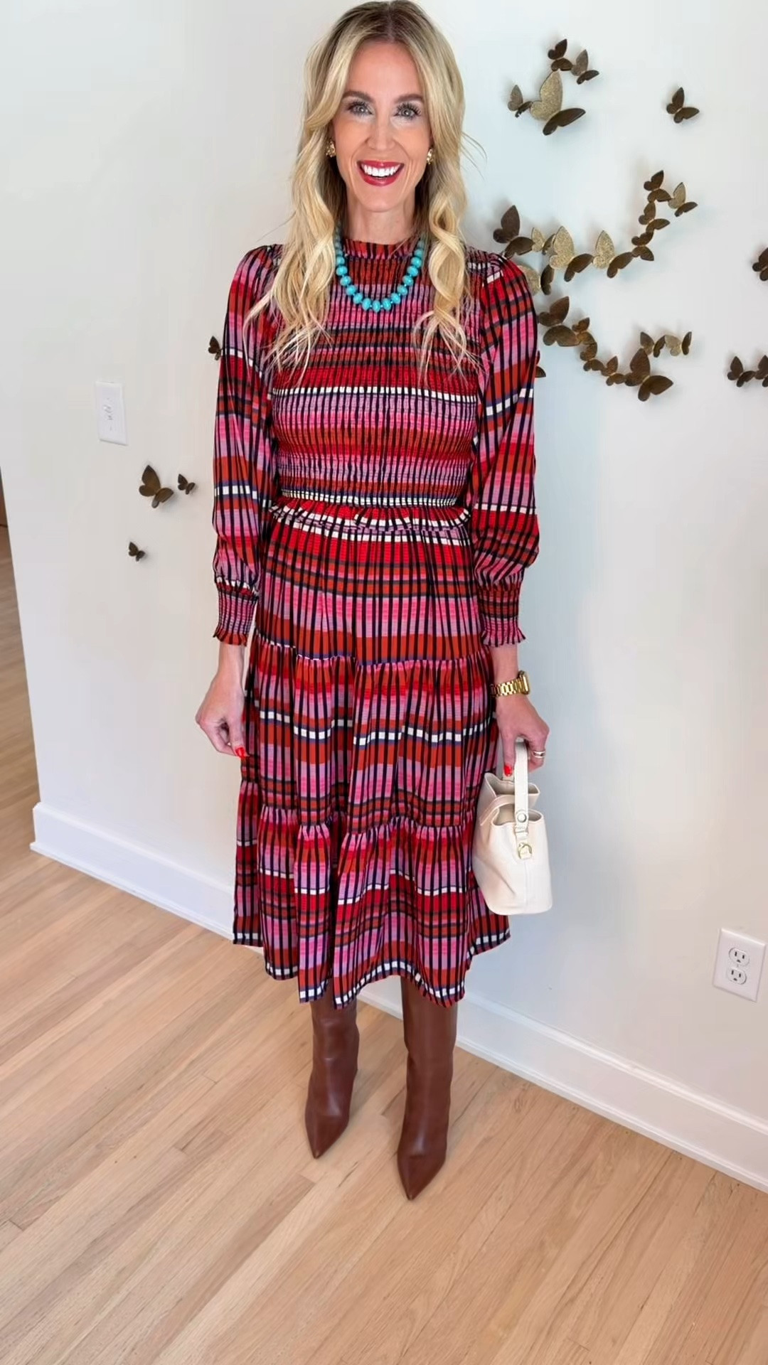 New @Avara goodness! Perfect fall outfits you will love! Use code AMYANN15

Fall maxi dress, blue and brown striped pant and top set, chambray blouse, striped blouse