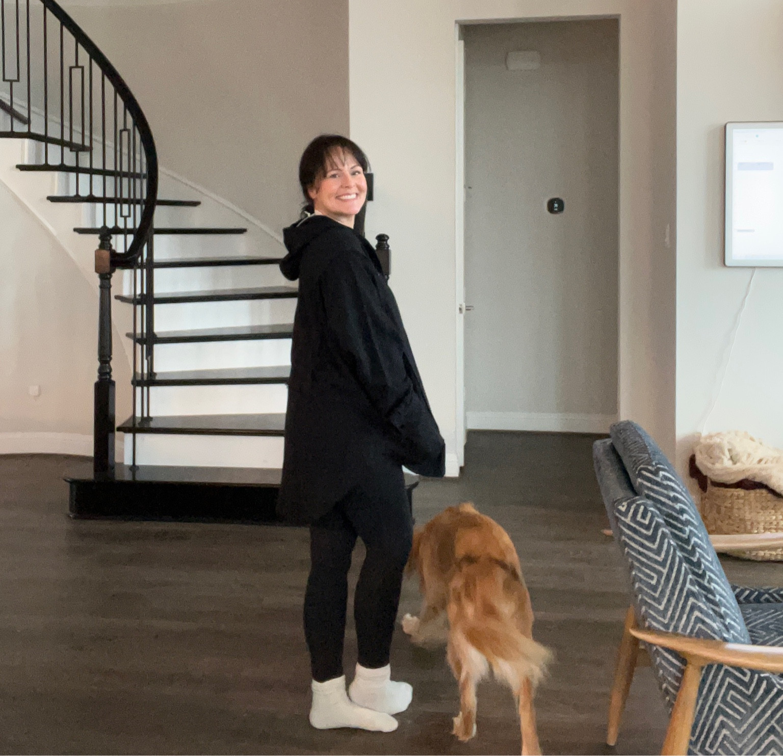 Half button hoodie with pockets - back side longer than front 