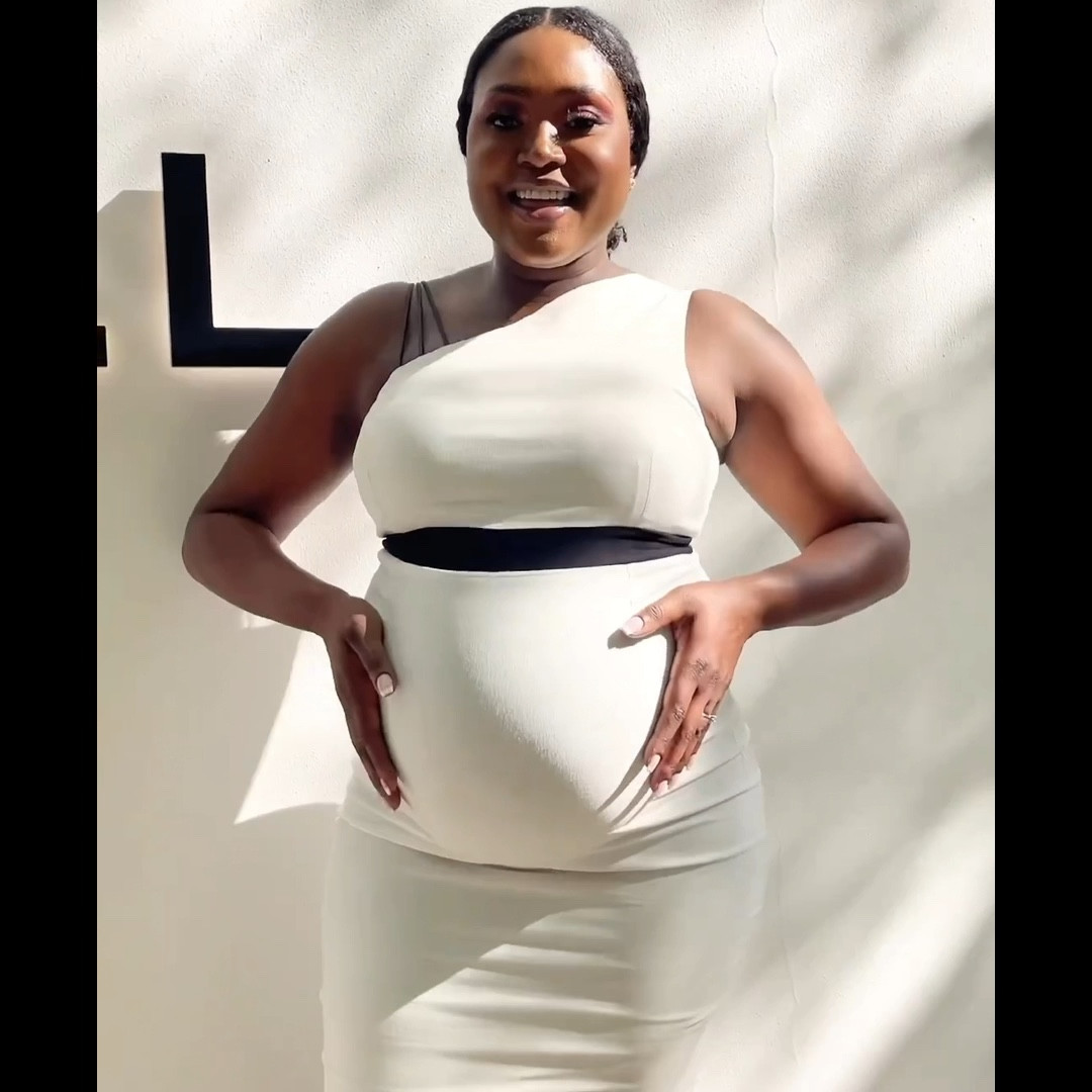 If there’s one thing expecting moms can do without, it’s frumpy, unflattering, maternity clothes. 

But what if I told you there are tons of clothes you can buy that works before, during & after pregnancy?! 

Like this simple, yet classy Vesper dress that fits like a glove, but has just the right amount of give to fit you & your growing bump! 

This makes for an ideal gift for any women, whether she’s a future mom, expecting mom or already about that mom life.

#LTKbump #LTKunder100 #LTKGiftGuide