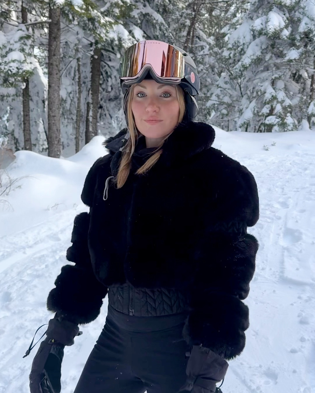 Skiing / Snowboarding out. This jacket was so cozy and warm  

#LTKFitness #LTKActive #LTKSeasonal