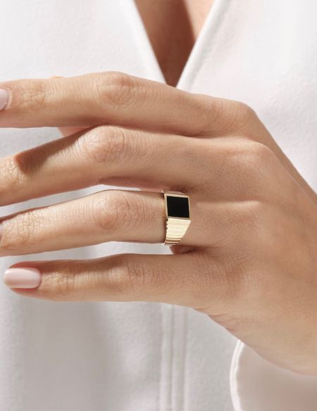 My love for minimal cool jewelry continues ⚡️

Cool ring 
Minimalist ring 
Black stone ring
Square ring 
Ring with black square
Minimalist jewelry 
Modern jewelry 
Modern ring

#LTKFind #LTKstyletip