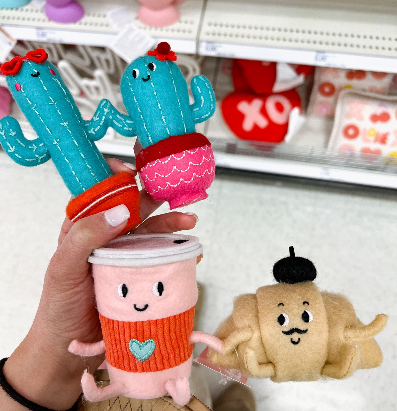 Cutest seasonal decor ✨



#LTKHome #LTKFindsUnder50 #LTKSeasonal