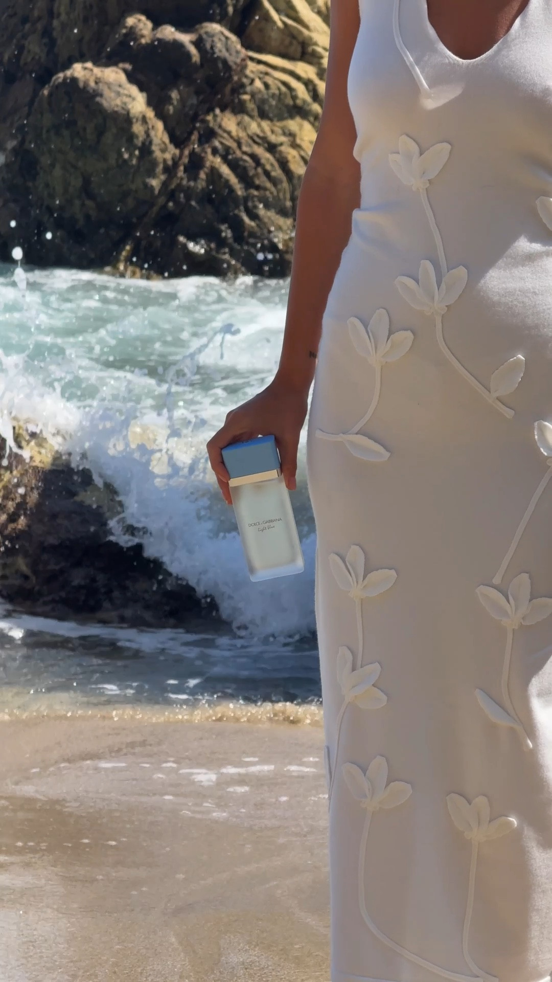 Summer in a bottle 🍋 #NordstromPartner @nordstrom @dolcegabbana_beauty #DGBeauty  #DGMakeup