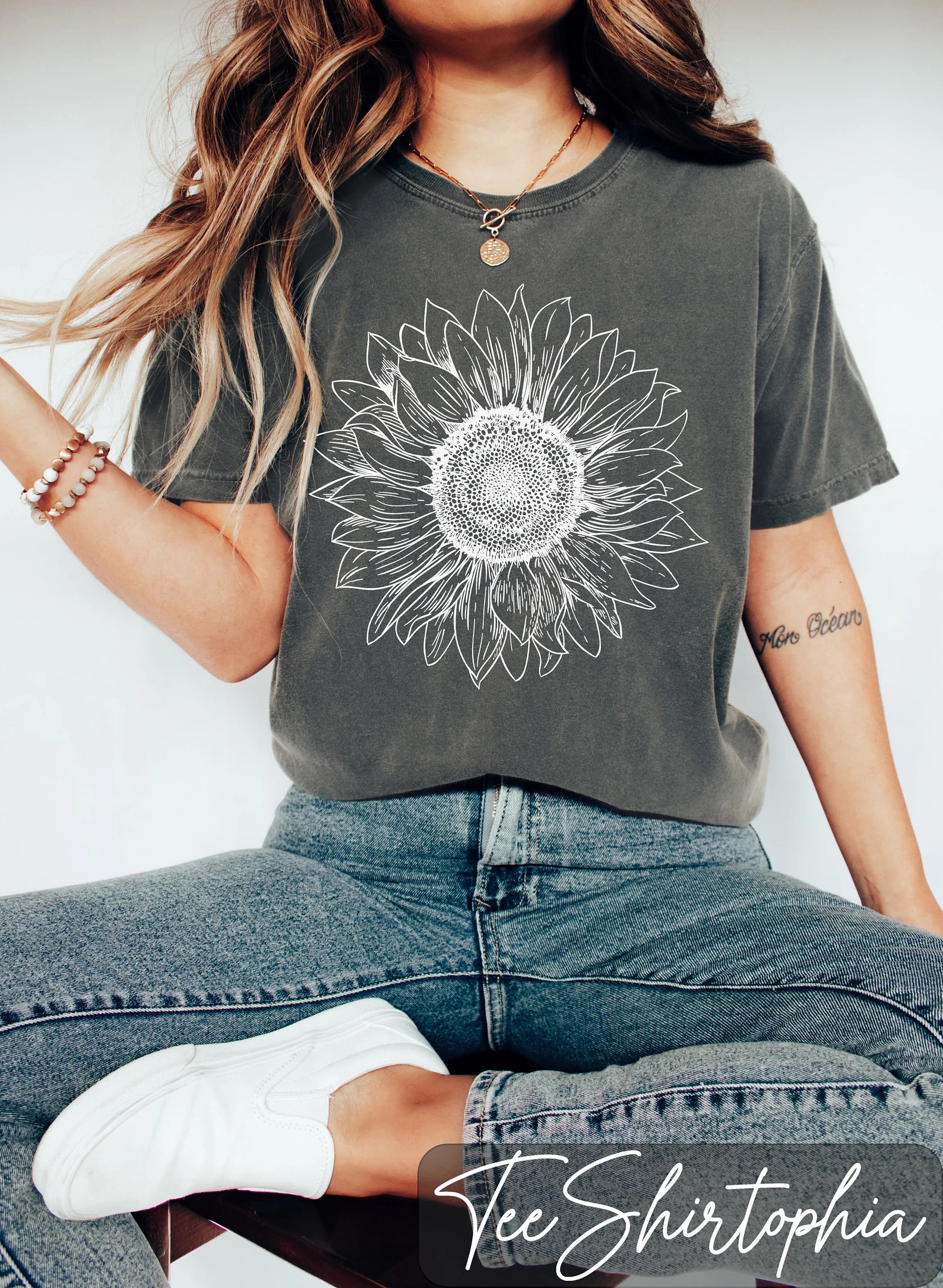 Comfort Colors Sunflower Shirt: Women's Floral Garden Tee | Etsy (Global)