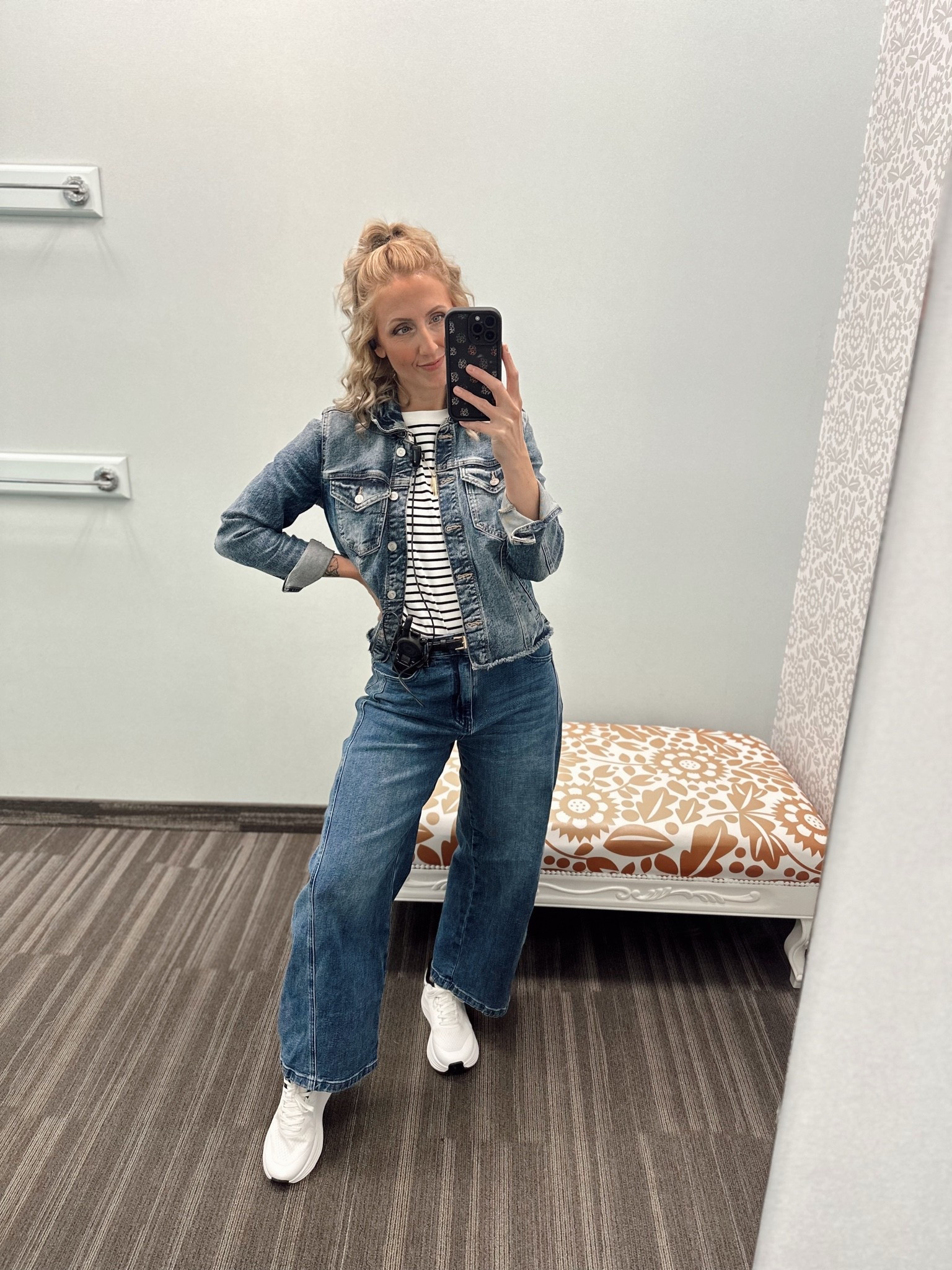 Wearing 6 in jeans and small in tops

#LTKootd #LTKgrwm #LTKSaleAlert