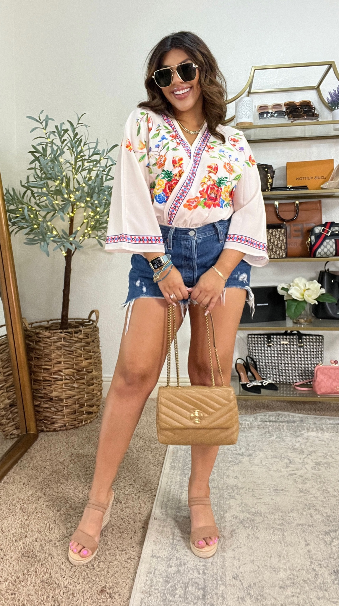 Kicking off FIESTA WEEK with a little outfit inspo!! 🇲🇽💃🏽 
•
This would also be the perfect option for Cinco de Mayo or a Mexican beach vacation!
•
If you prefer flats for fiesta, toss on some cowgirl boots, brown sandals, or even white tennis shoes instead! 😍 
•
#outfitinspo #vacationoutfit #cincodemayo #sheinoutfits #springoutfitideas 