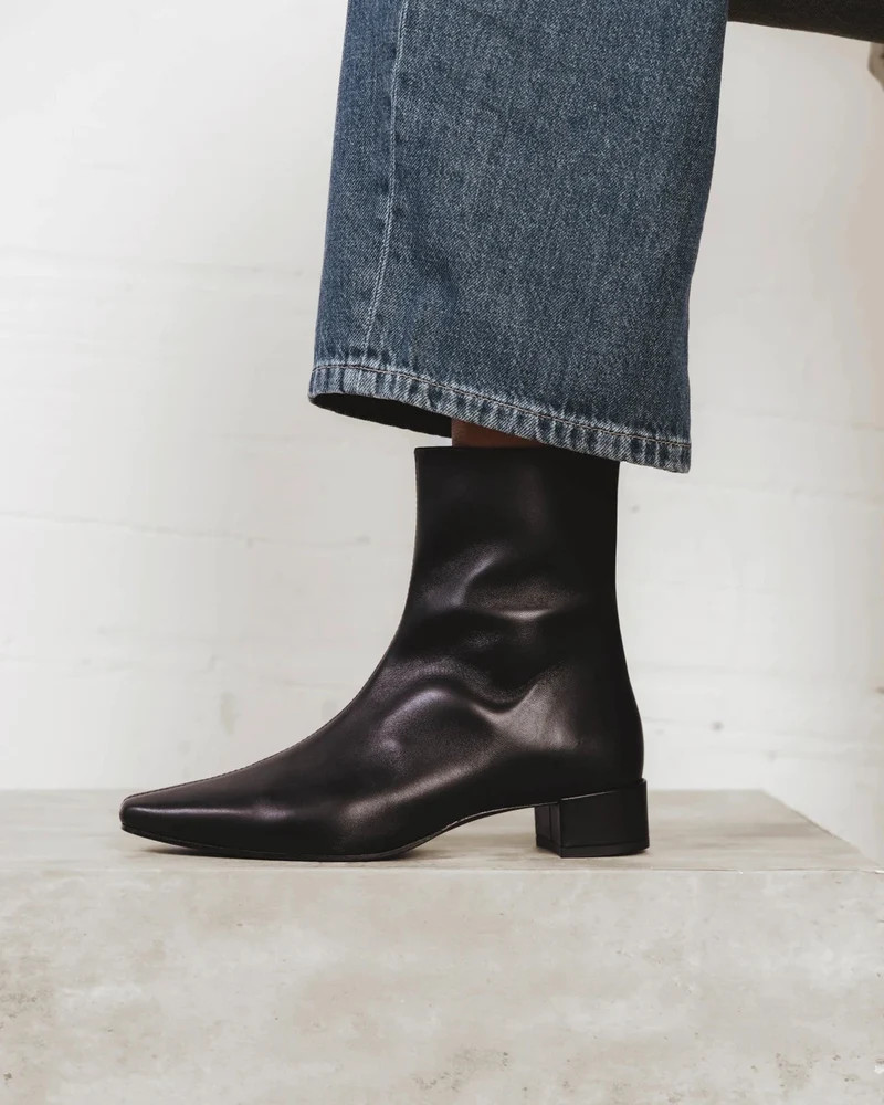 The Honor\u00e9 Boot Black | Poppy Barley