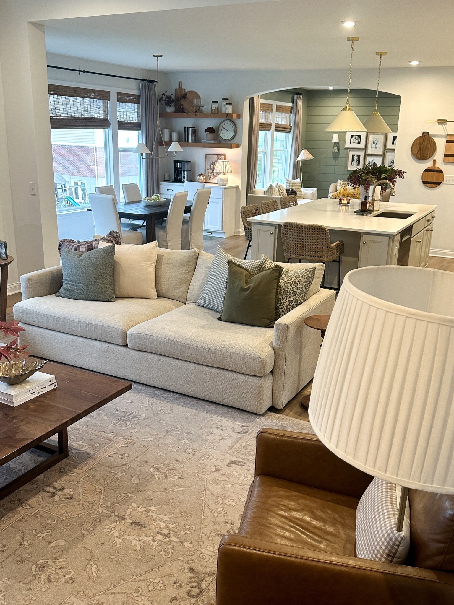 Ruggable rug, lounge ii sofa, living room design, living room
Decor 

#LTKHome