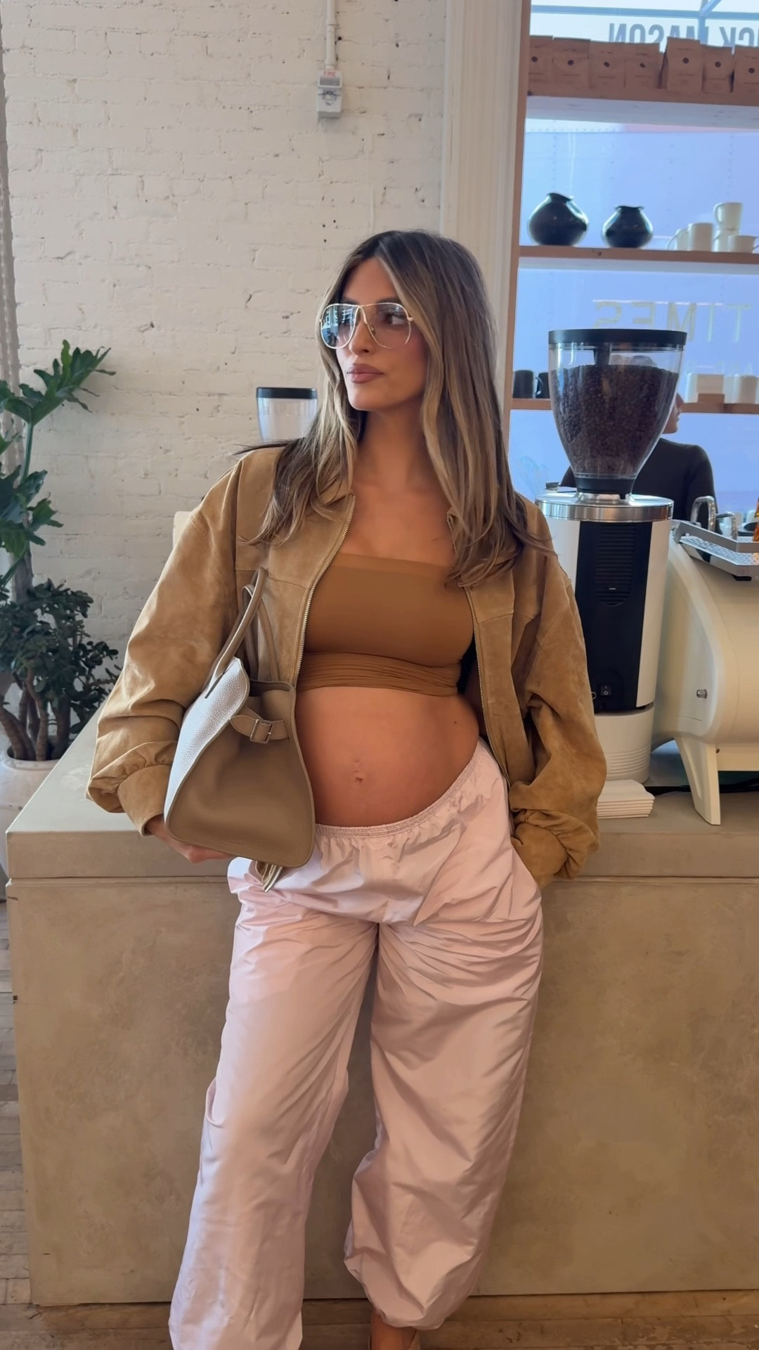 Fall NYC Fashion!! #nycoutfits #nycfall #falloutfits #suedebomberjacket #balloonpants #alaiaballoonpants

#LTKBump #LTKSeasonal #LTKTall