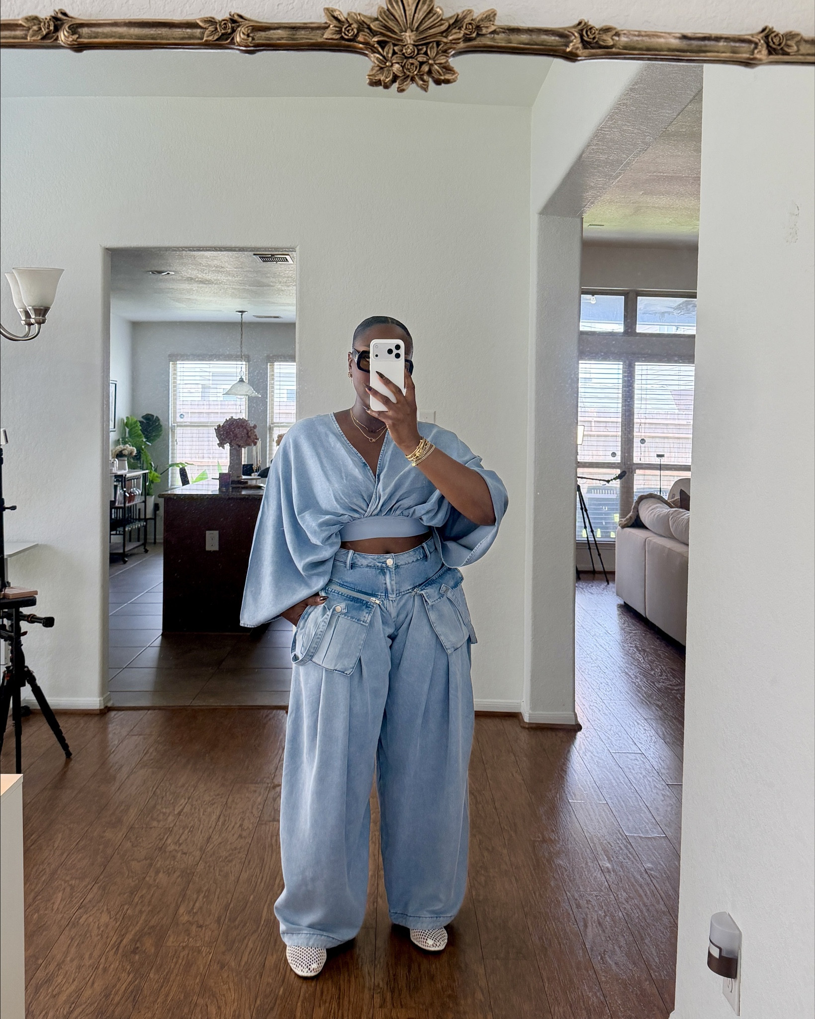 Wearing a small in the top and medium in the pants of this AKIRA set.