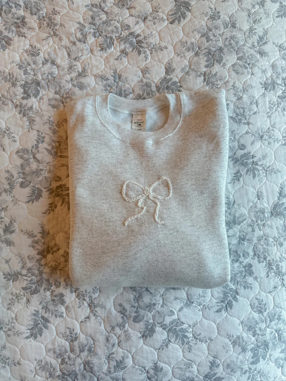 Hand-stitched Bow Crewneck Sweatshirt - Etsy | Etsy (US)
