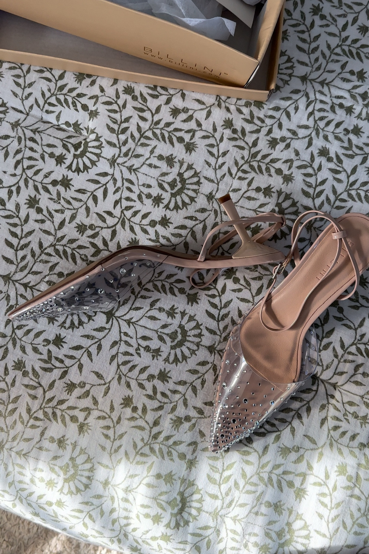 These stunned glittered heels are perfect for the holidays! Use code LTK40 for 40% off 

#LTKShoeCrush #LTKHoliday #LTKCyberWeek