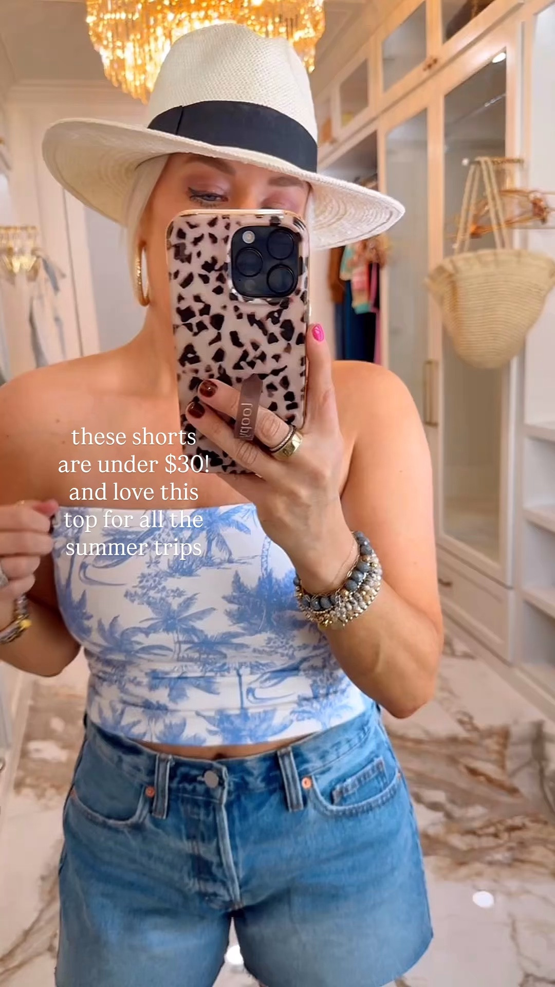 Grab these denim shorts while they’re only $20!!!! Wearing size 6