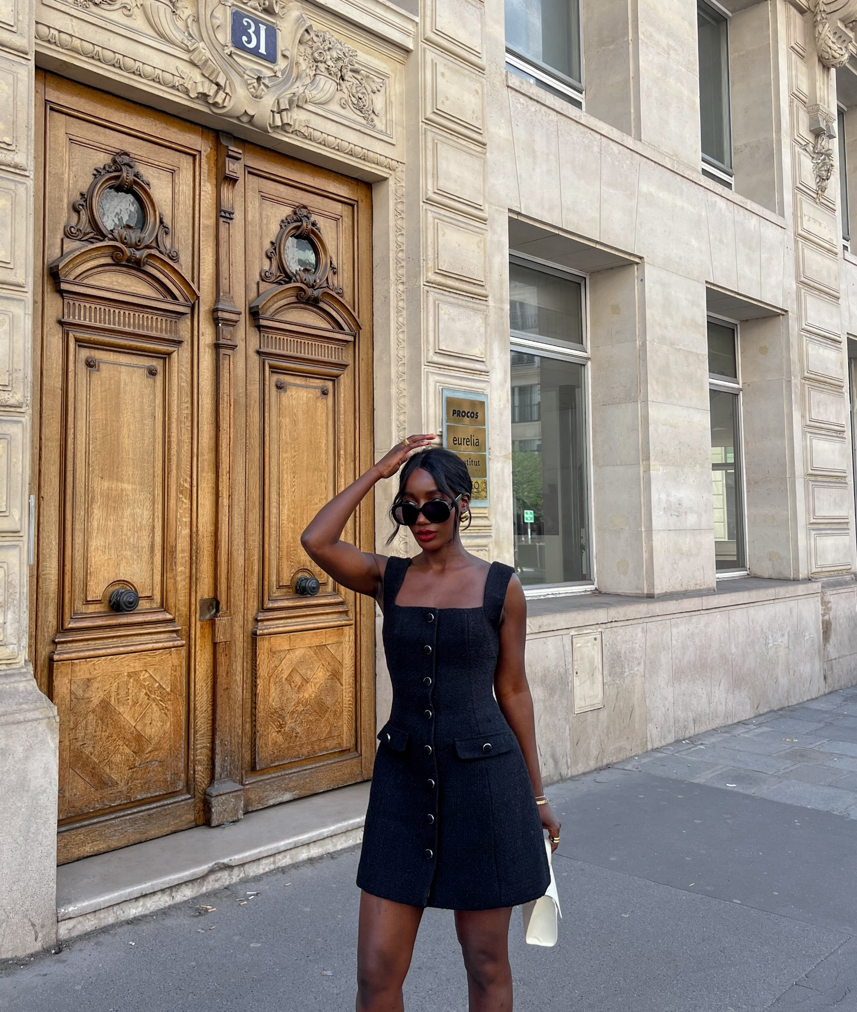 The perfect little blqck tweed dress 