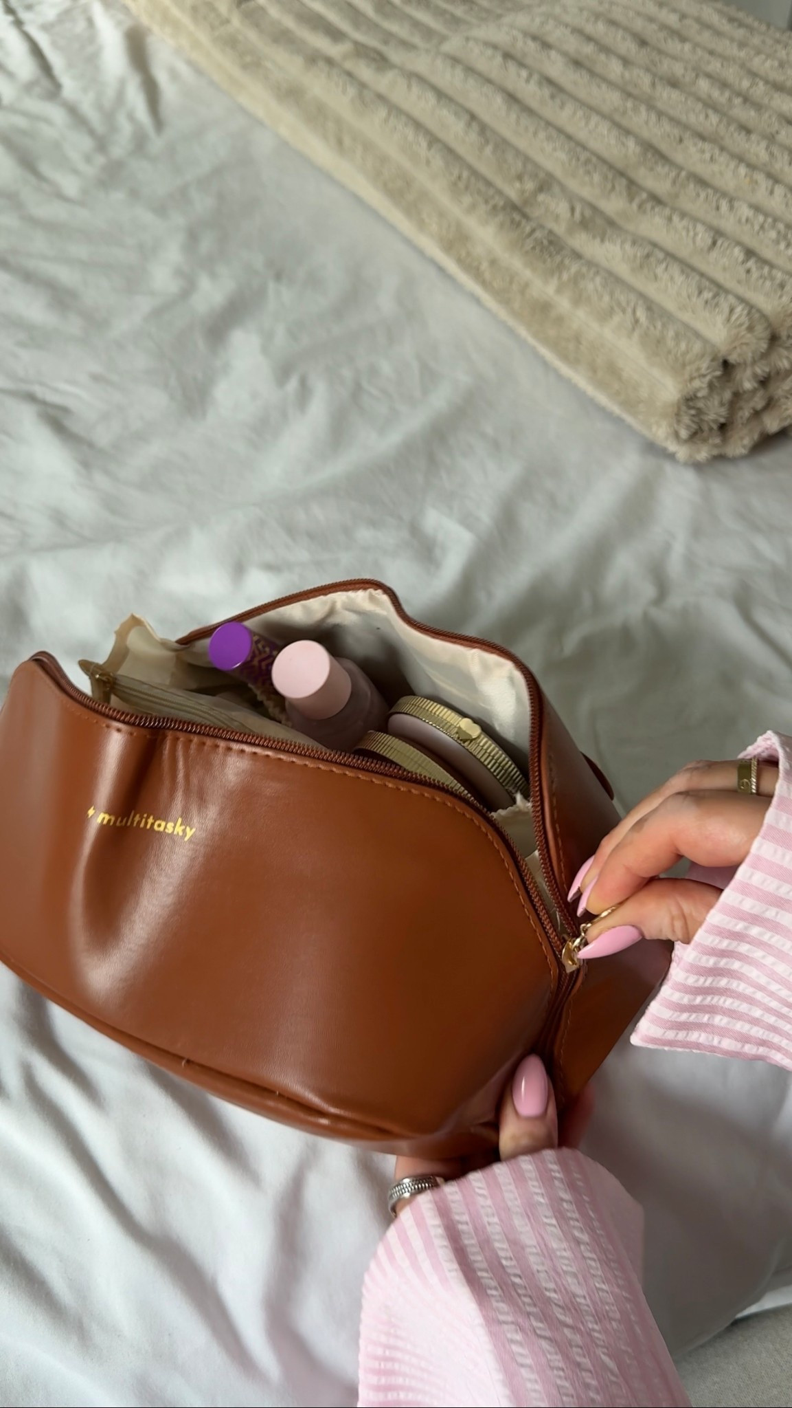 the cutest makeup bag 

#LTKItBag #LTKBeauty #LTKU