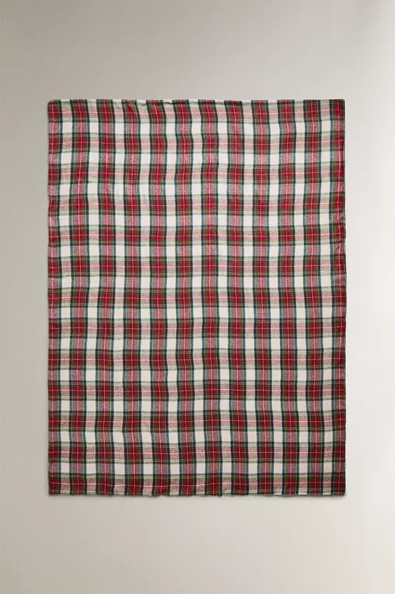CHRISTMAS TARTAN THROW | Zara UK