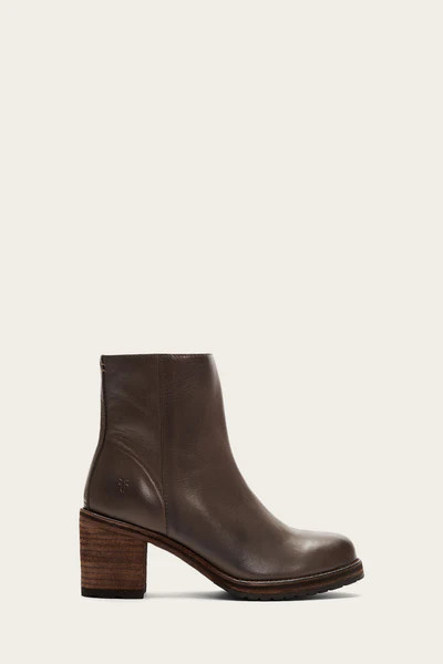 Karen Inside Zip Short | FRYE