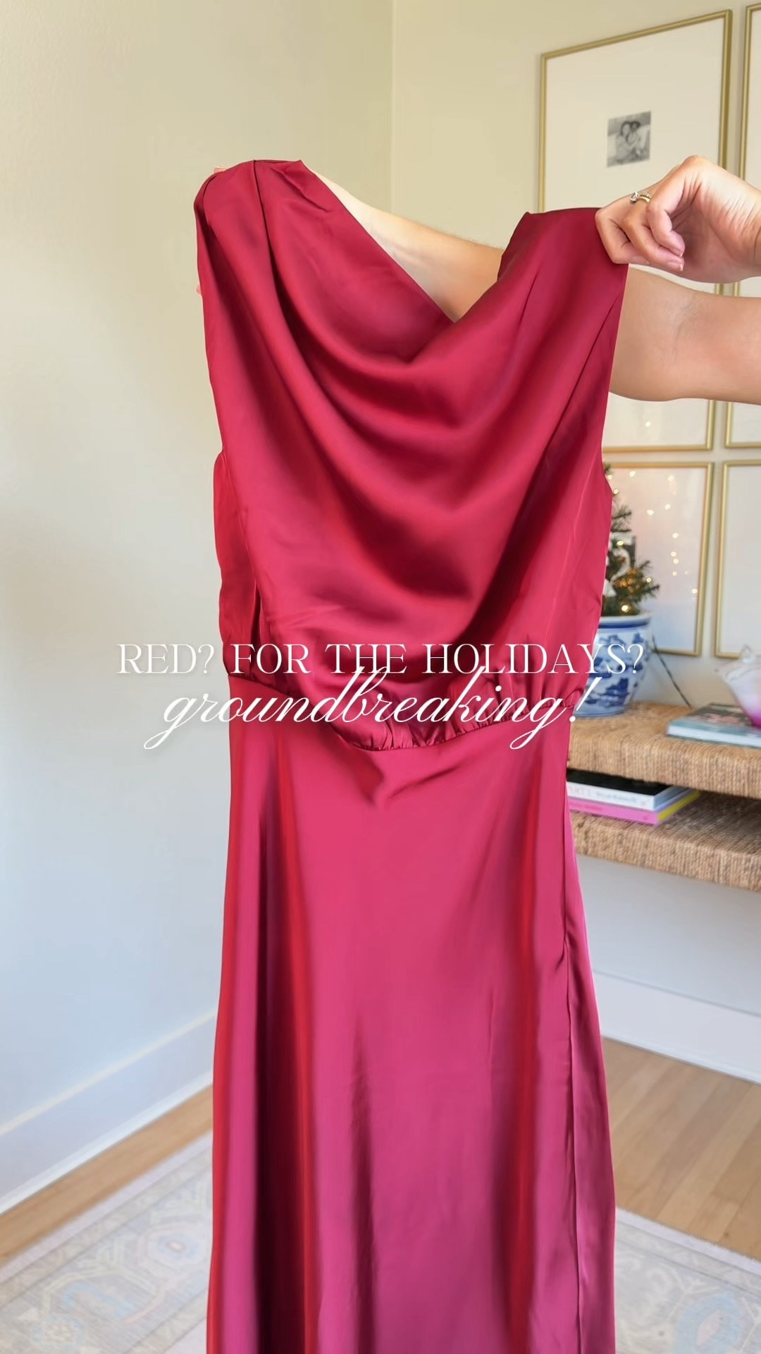 Stunning red dress for the holidays! Love this dress for a formal or black tie wedding or event! ❤️ wearing a S
