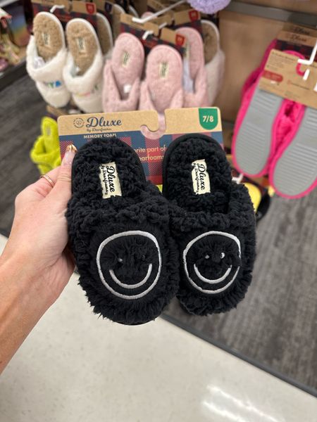Toddler slippers
Smiley slippers
Target finds 


#LTKkids #LTKfamily #LTKHoliday