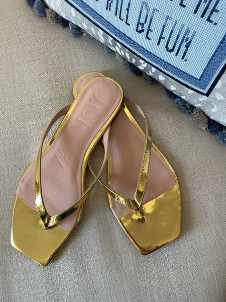 Metallic leather flip flops sandals, on sale! 
Gold flip-flops for summer, on sale, 50% off makes them under $50! 


#LTKShoeCrush #LTKSaleAlert