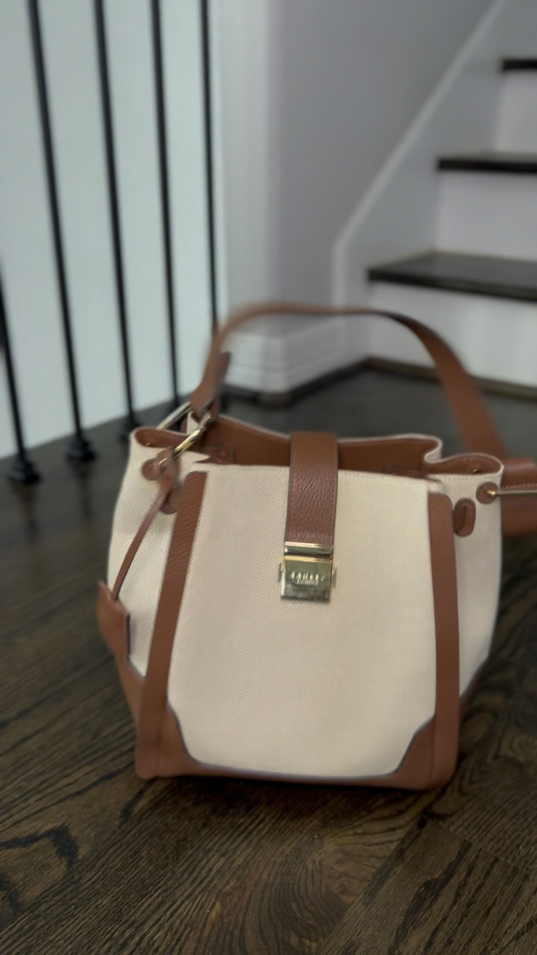 Getting ready to run some errands with my fave new purse! 

#LTKStyleTip #LTKVideo #LTKItBag