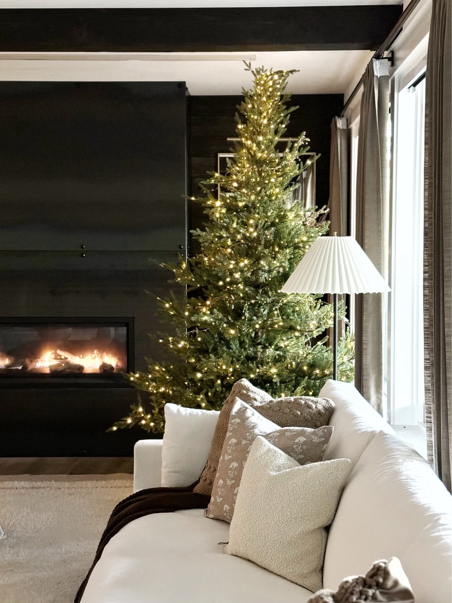 A Christmas tree brings instant holiday cheer and warmth to any room! 🎄

Tree, target, holiday, decor, home, seasonal, table, shelves, ceramic, office, living room , mini trees, Christmas, art 

#LTKSeasonal #LTKHome #LTKHoliday