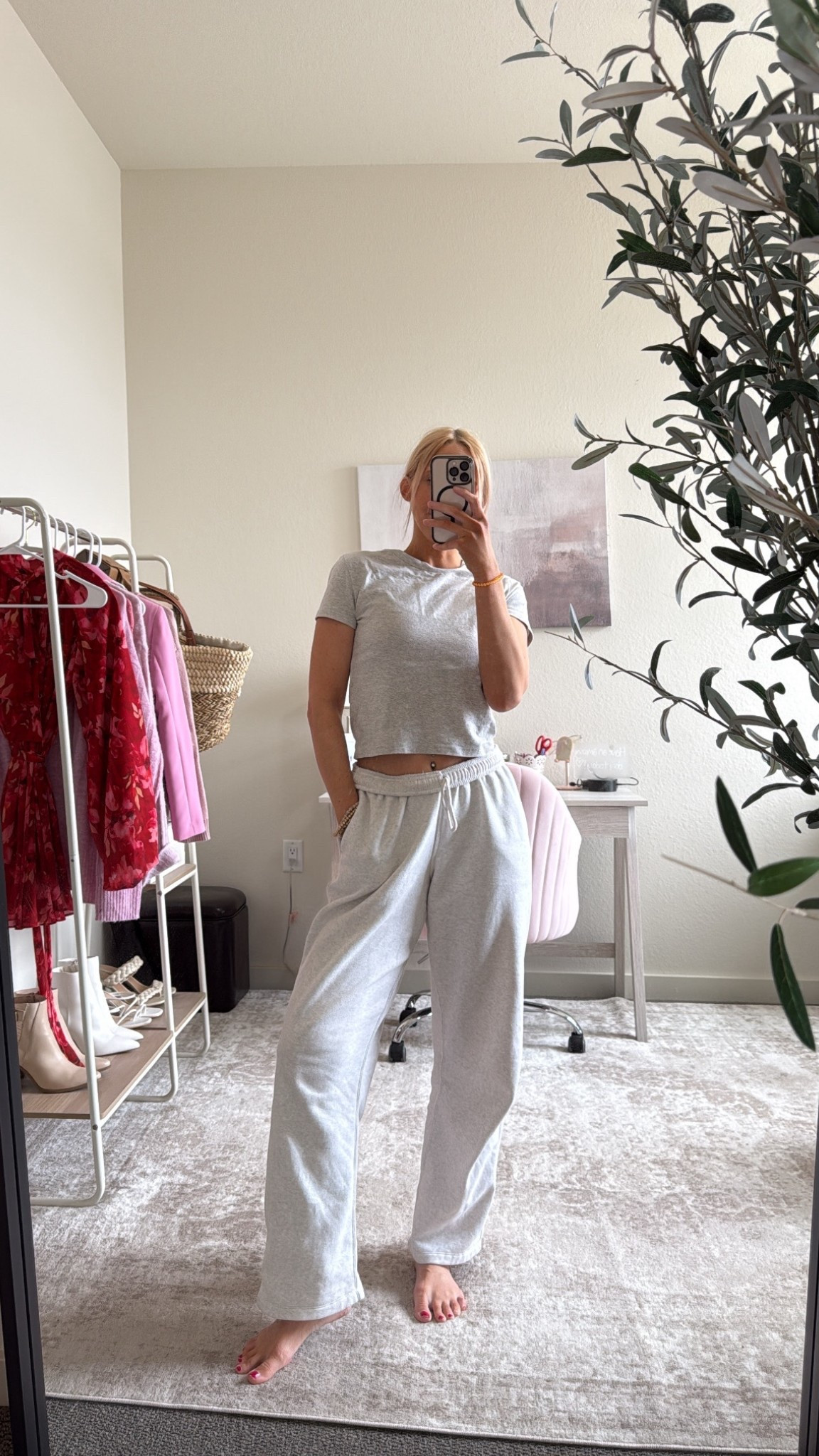 Everyday lounge essentials ✨

Abercrombie baby tee in gray - size XS, this is my favorite t shirt!

Target grey sweatpants - size small. Love these! No drawstring at the waist.

Linking some more athleisure outfits and lounge outfits below!

Basic t shirt, basic tee, Abercrombie outfit, Spring outfit, lounging outfit, comfy outfit

#LTKSpringSale #LTKgrwm #LTKootd