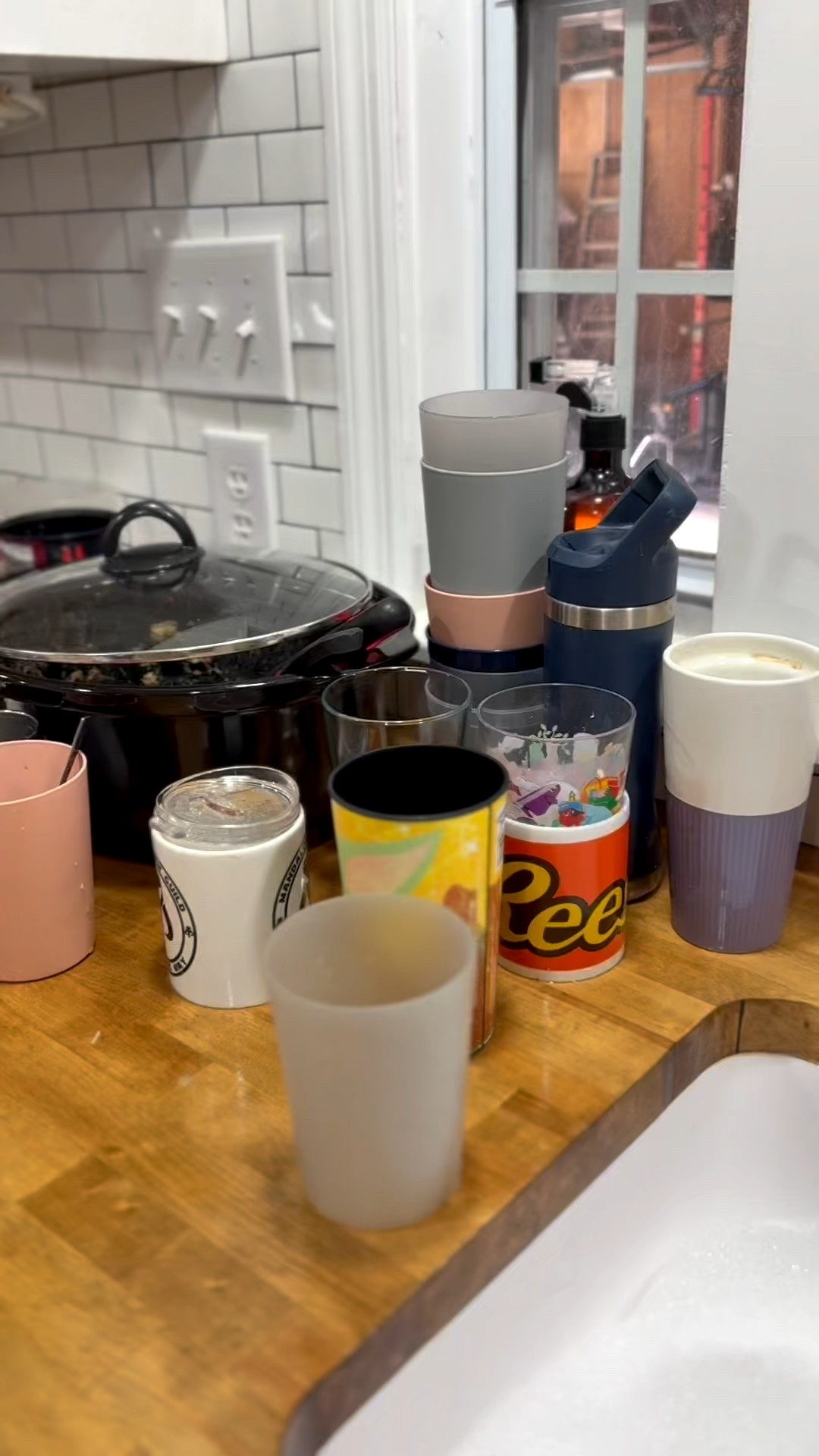 kitchen closed. 🤍

a simple reset before bed makes the morning feel softer.

just a few quiet minutes to take care of tomorrow . . . #momlifeunfiltered #busymomlife #momlifereality #cozyhome #creatorsearchinsights

#LTKHome #LTKmomlife #LTKdayinmylife