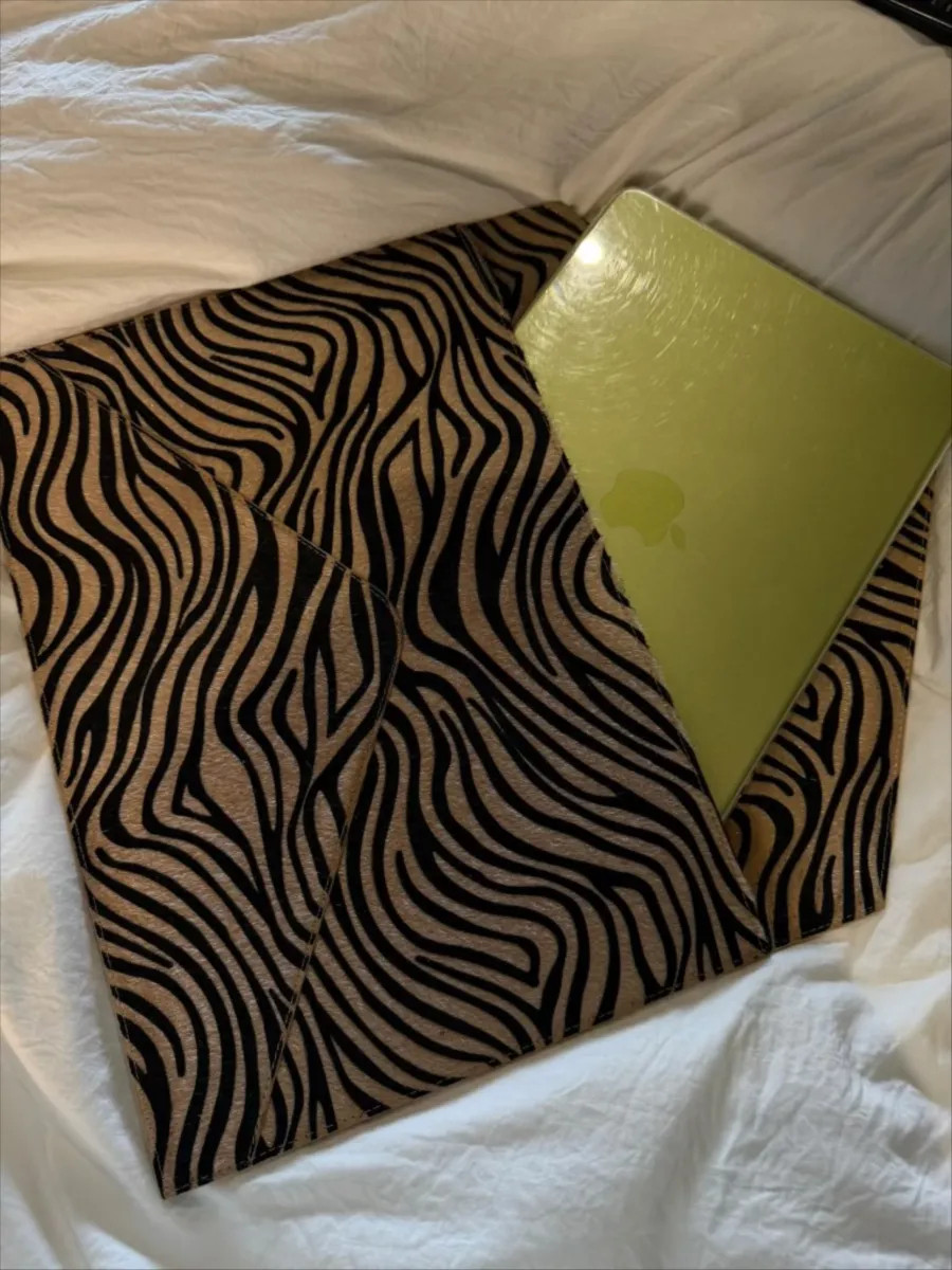  Everyone has been loving this laptop case! 

electronics, MacBook, laptop case, chic, MacBook case, chic laptop case ￼

 