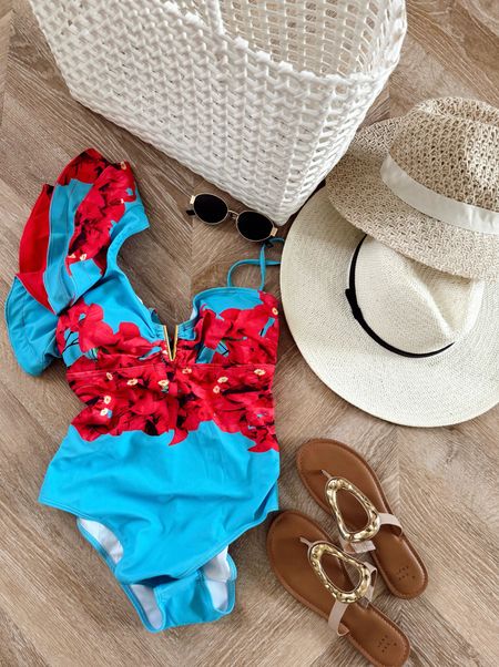 What I’m packing for my trip! ✨
Target look for less Sandals are 20% off! So good! 
Amazon Sunglasses on sale for $15.

Summer outfit. Sandals. Target finds. Beach outfit. Tote bag. Amazon finds. 

#LTKStyleTip #LTKSaleAlert #LTKSwim
