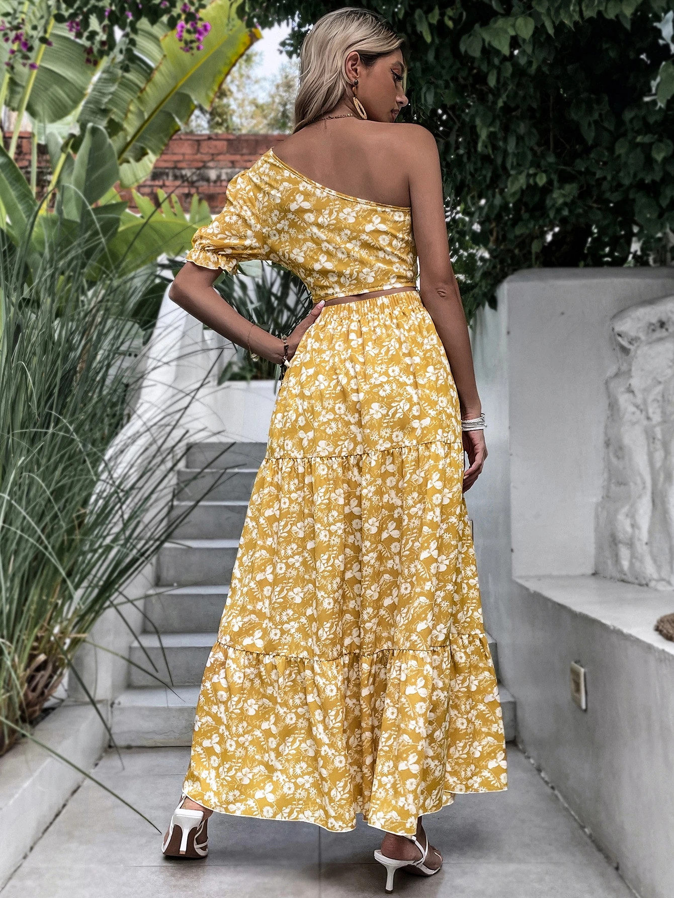 Floral Print One Shoulder Crop Top & Ruffle Hem Skirt | SHEIN