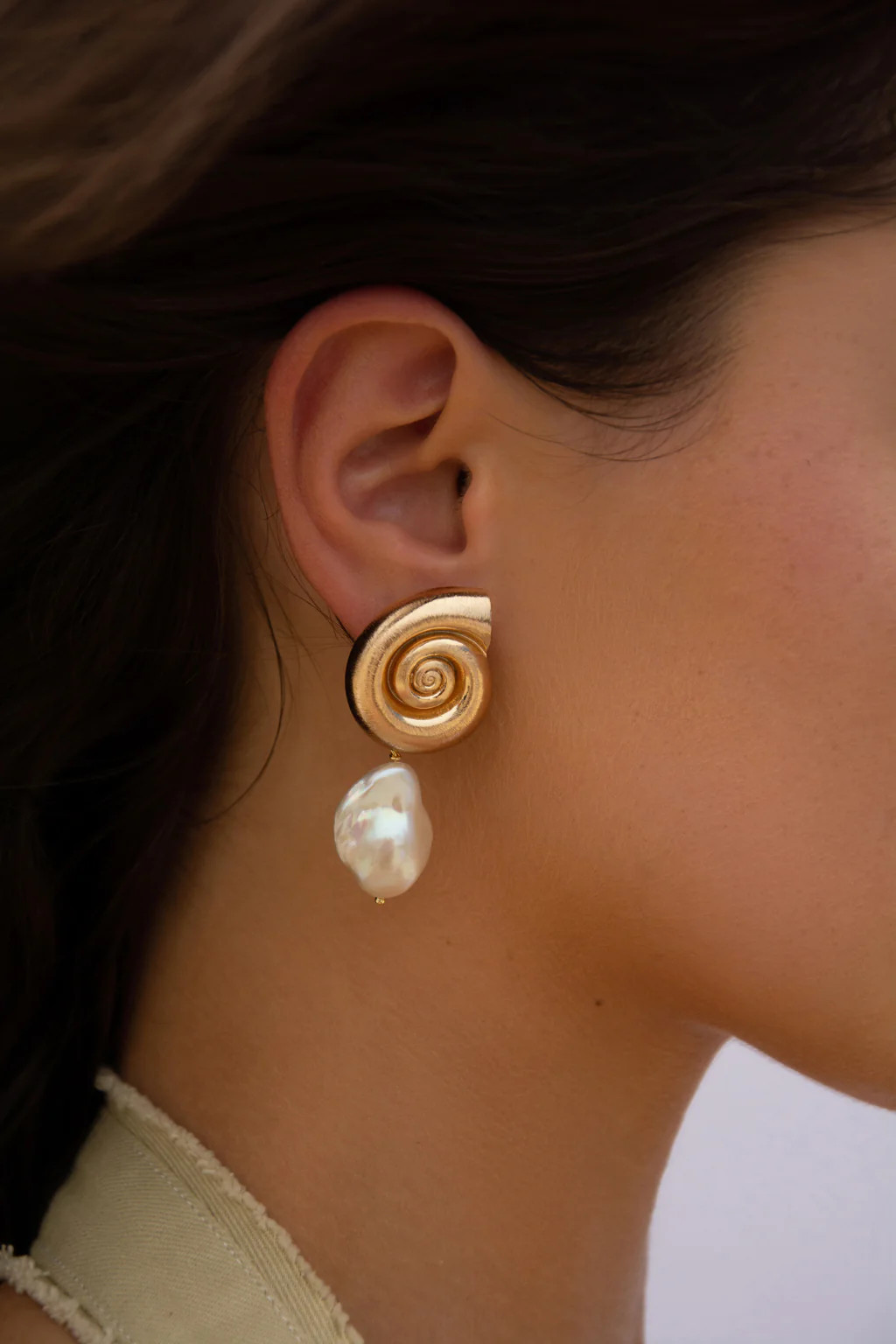 La Mer Baroque Shell Earring | Lili Claspe