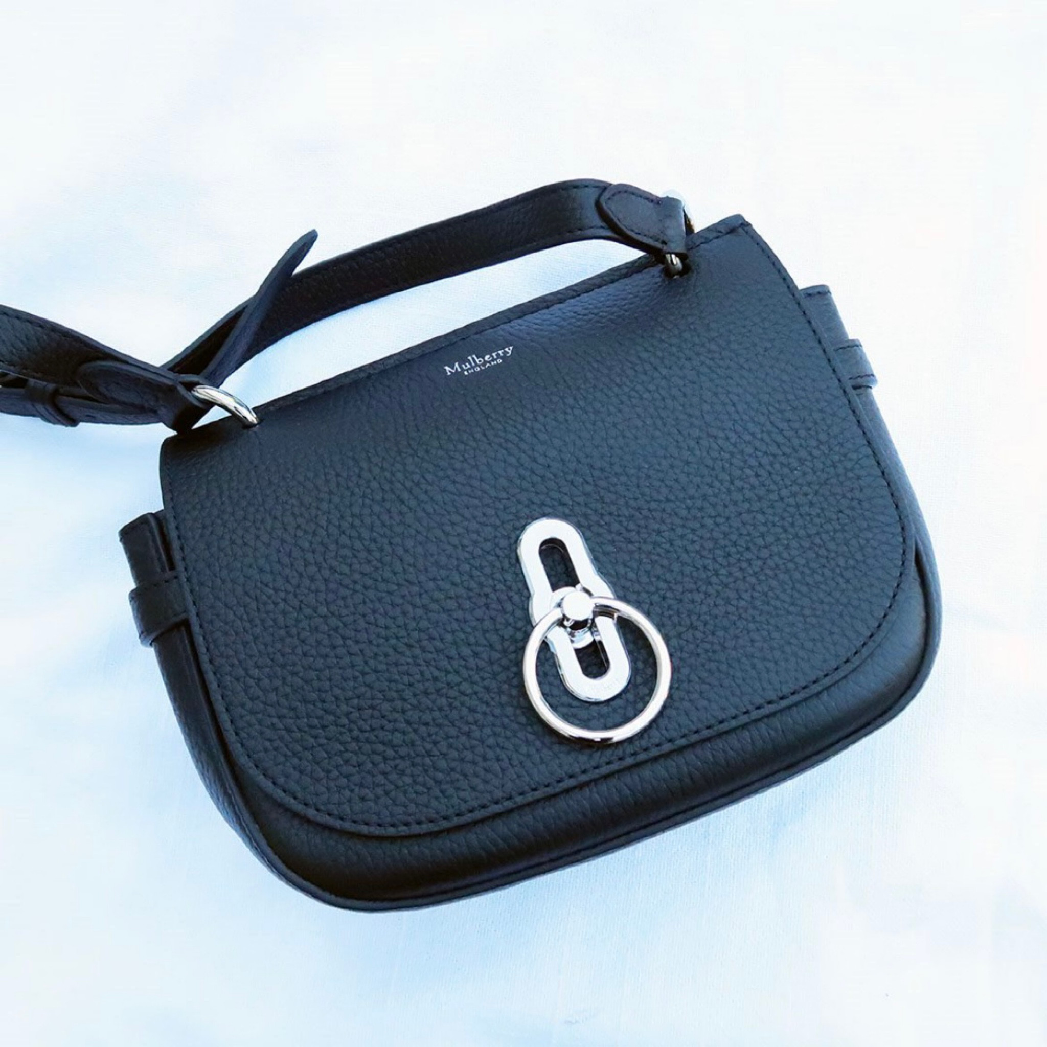 Loving this understated and luxurious shoulder bag 🙌 it would make an amazing holiday gift ❤️💚🎁🎄

#LTKover40 #LTKitbag #LTKGiftGuide