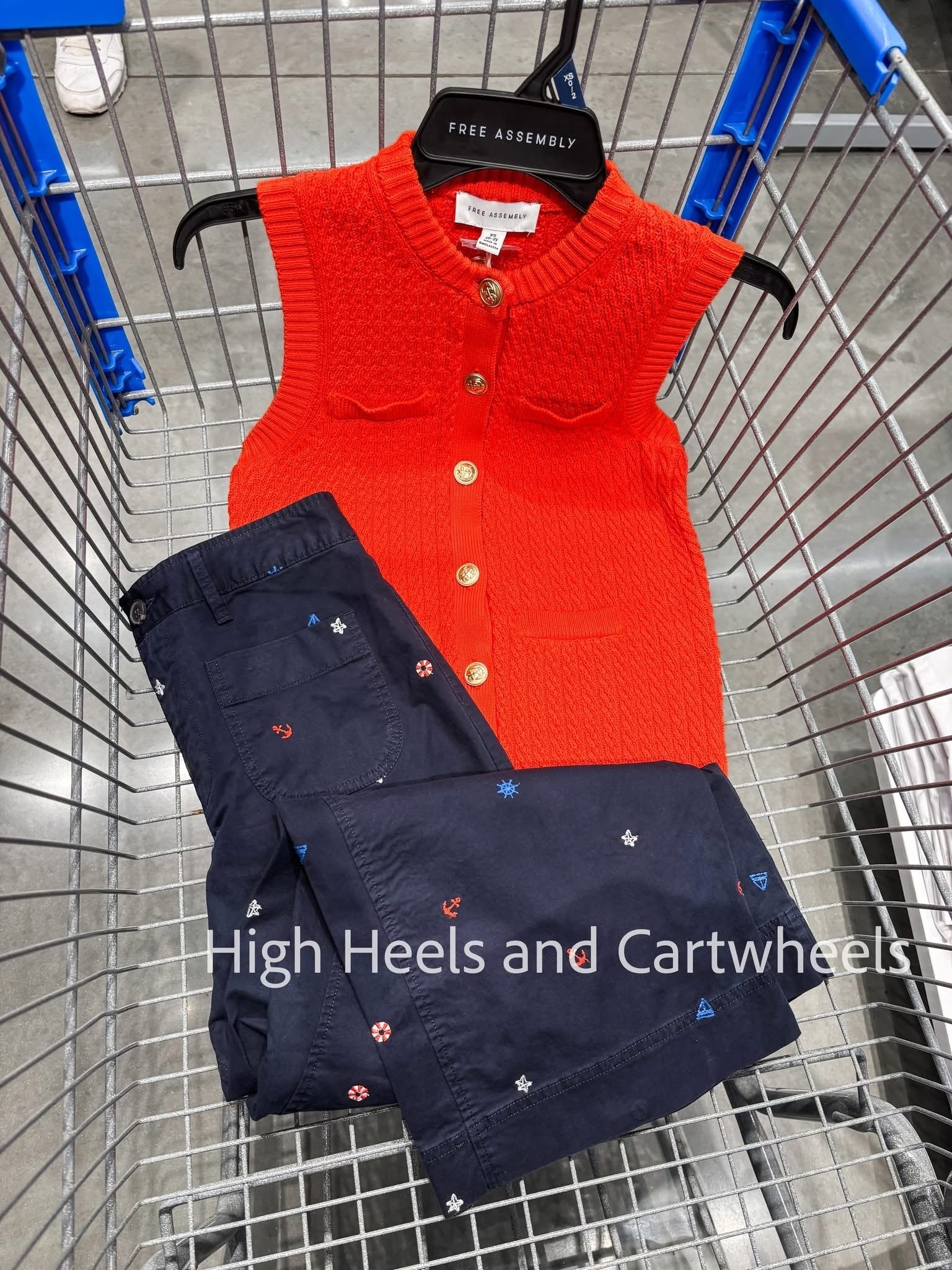 Cute patriotic pieces. Love the pants!
