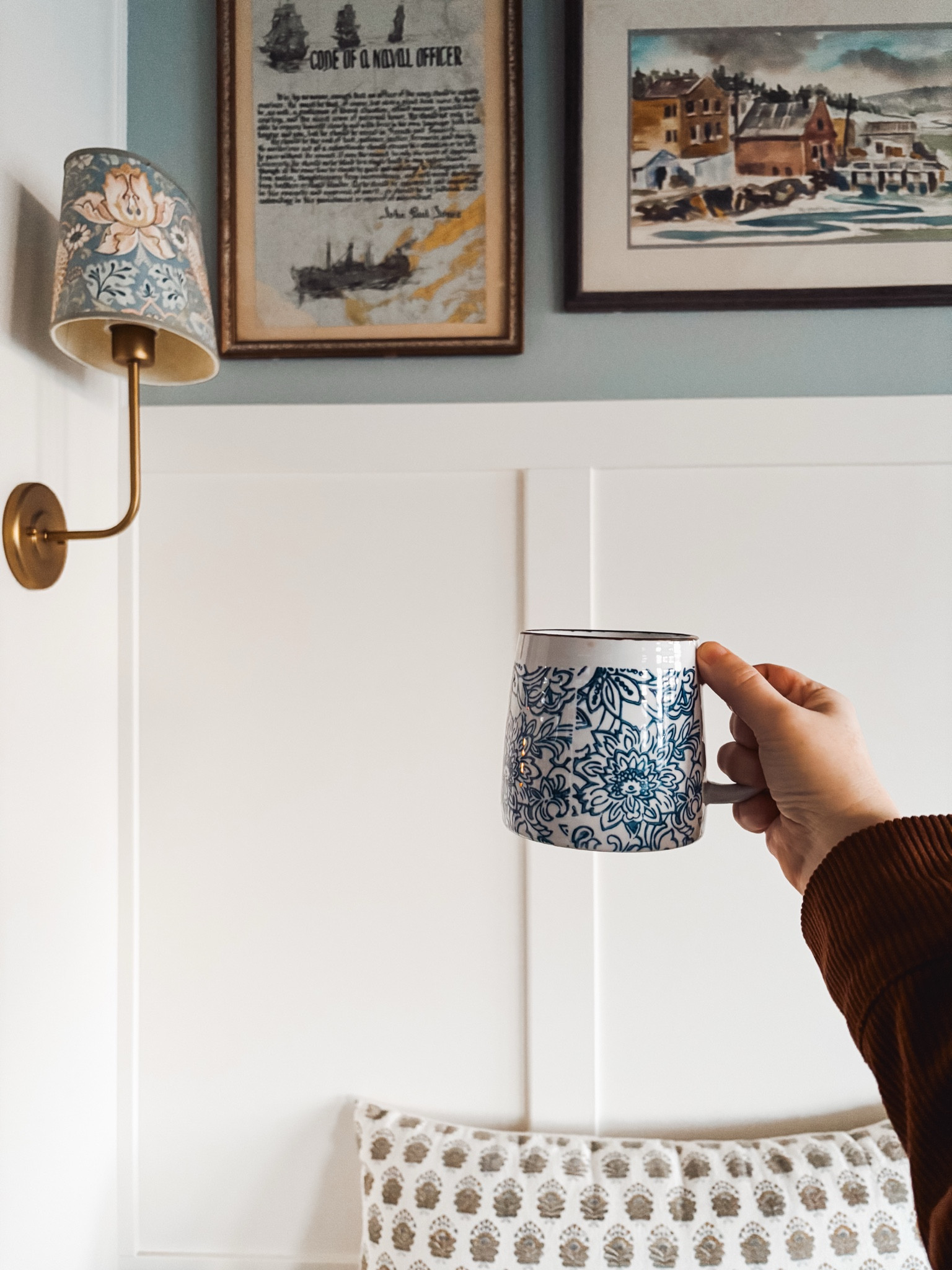 Blue and white mug, gold wall sconce, patterned shade, block print pillow 

#LTKHome #LTKFindsUnder50 #LTKStyleTip