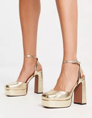 ASOS DESIGN Peaked platform high heeled shoes in gold | ASOS | ASOS (Global)