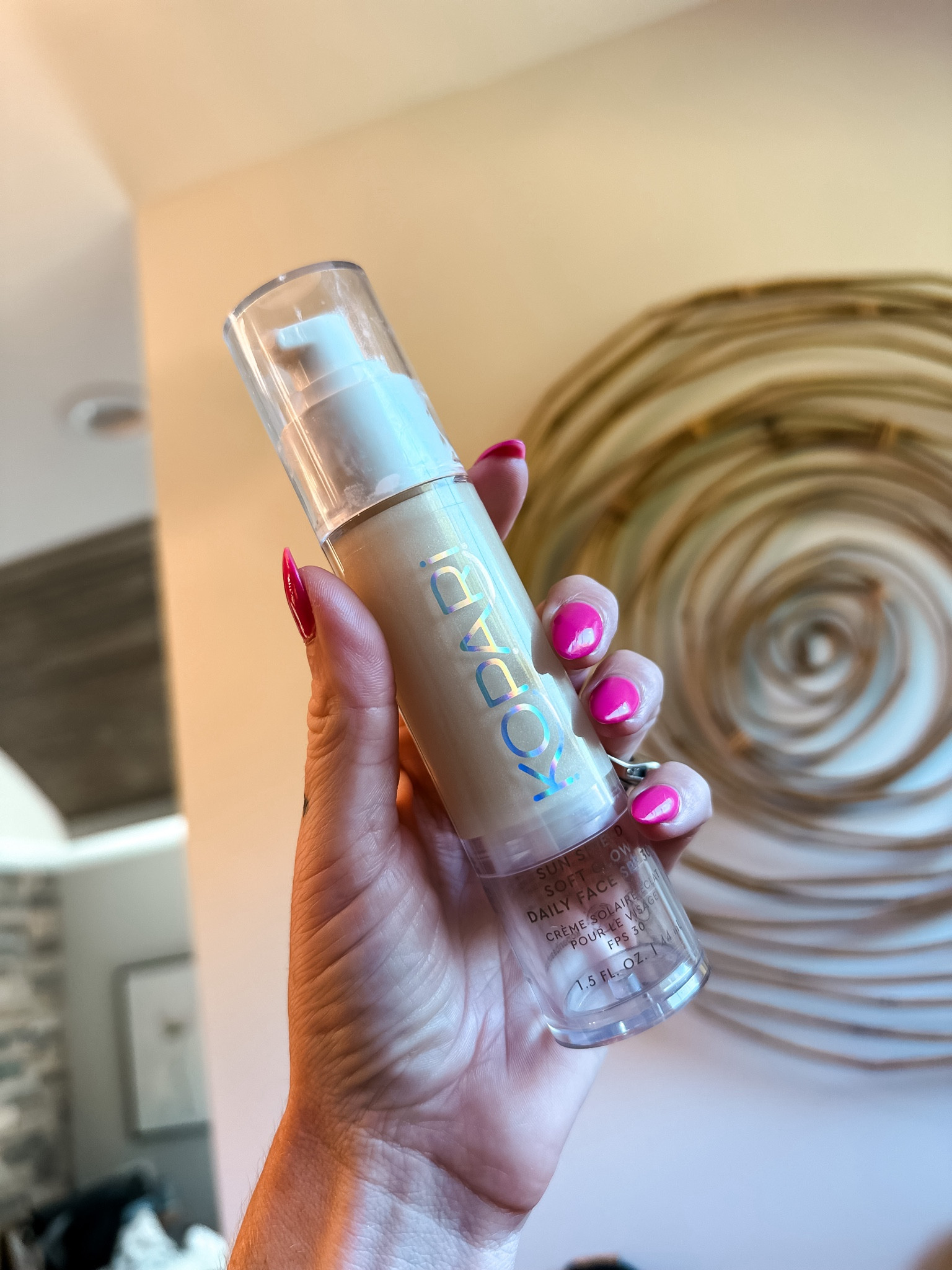 Save on kopari viral sunscreen with code 15JENNA 
Face sunscreen SPF that layers well over makeup!