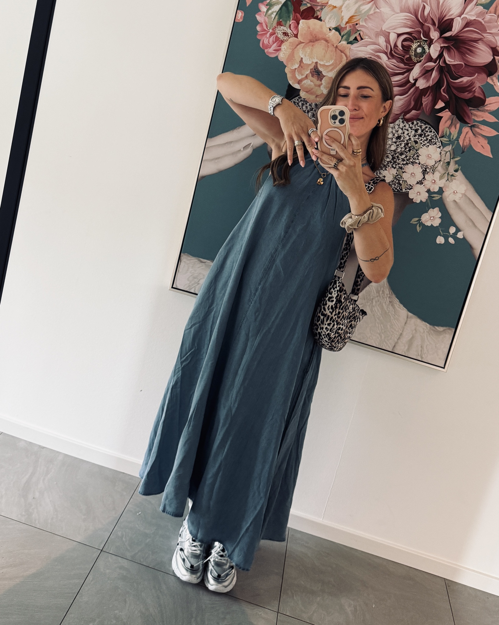 Sommer Jeanskleid🩵
Wie süß ist diese Jeans Kleid bitte?!

Ich trage es in Größe 36 in hellblau
[gibt es auch in dunkelblau]

#LTKdeutschland #LTKsummer #LTKstyletip