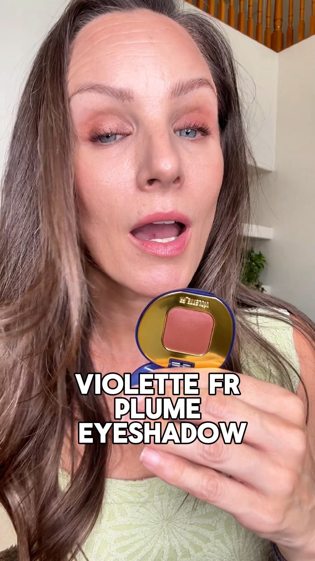 Sometimes the prettiest eye look is the one that whispers instead of shouts. ✨ Ambre Fumé by Violette FR gives the softest wash of smoked amber shimmer for that effortless French-girl glow.
@violettefr 
#violettefr #plumeeyeshadow #eyeshadow
