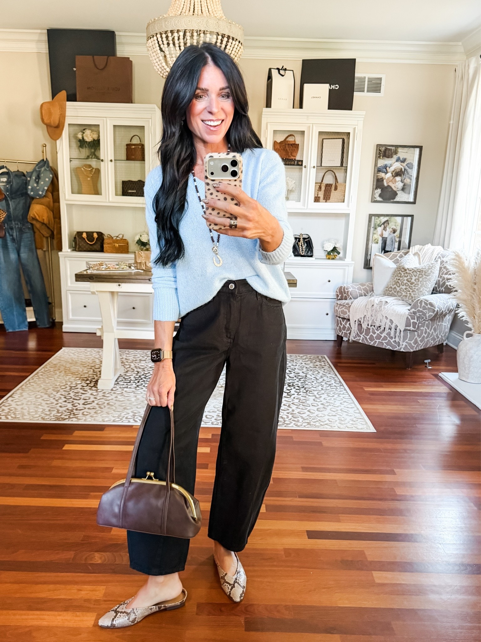 Love this light weight sweater! So soft! Wearing XS and 2 jeans
@Target