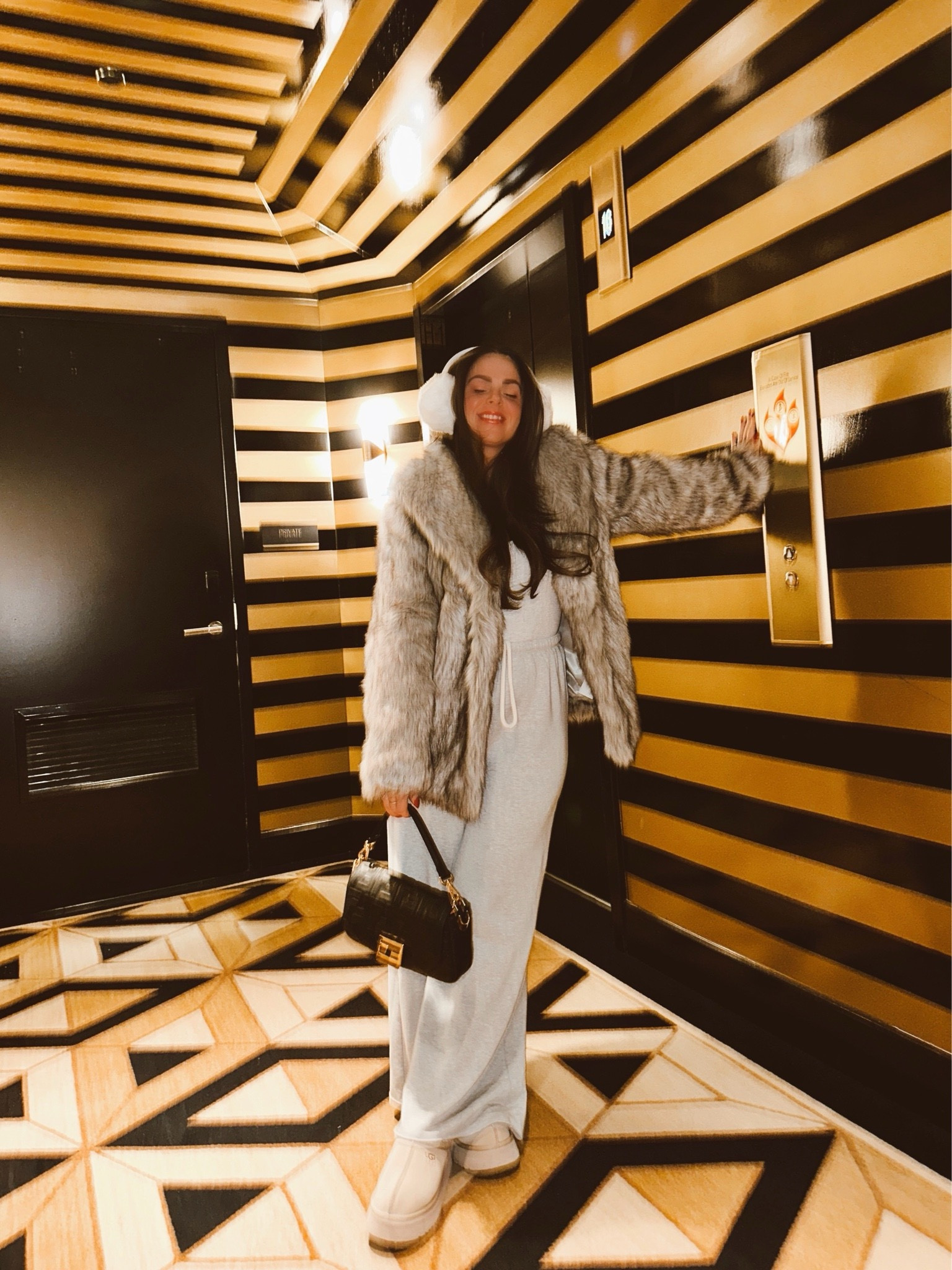 My fur coat is a weekly best seller!! From Abercrombie and so cute! 



#LTKStyleTip #LTKMostLoved #LTKSeasonal