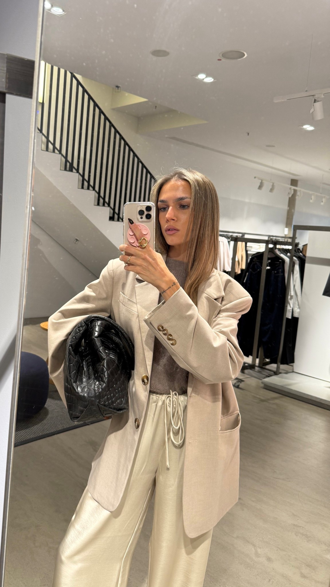 Outfit of the day

#LTKFashionMonth #LTKworkwear #LTKstyletip