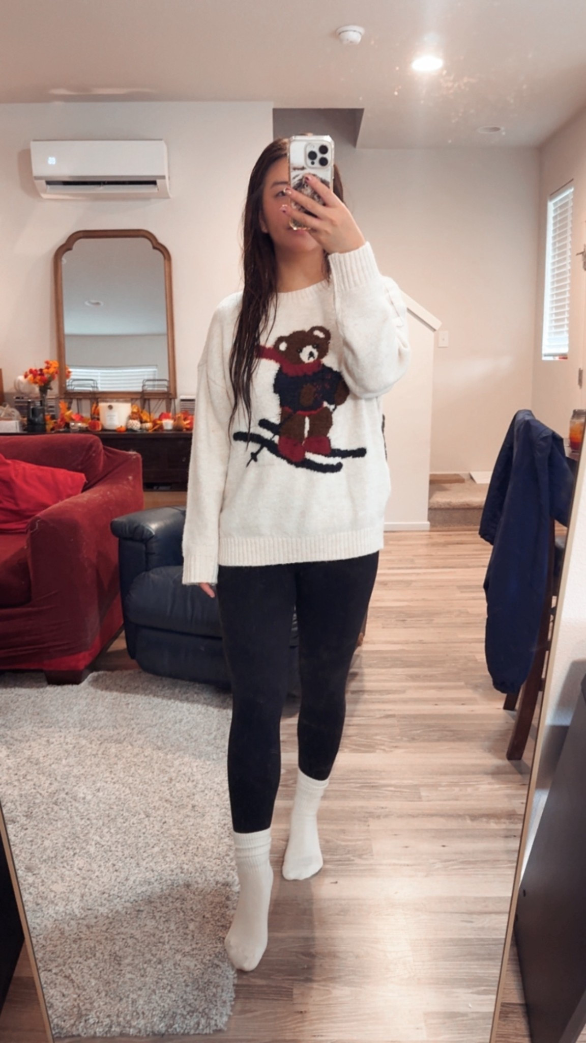 Wearing a size extra small, but definitely could have sized up for a baggier fit!