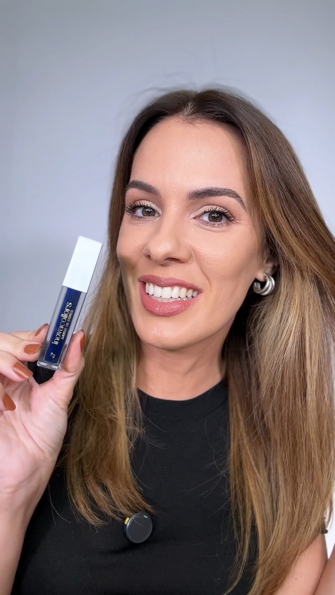 Usando um corretor azul para deixar meu contorno mais esfriado!  
 
Estou amando os corretores InivaCollors da Kohll Beauty ✨ 

 

#LTKpromo #LTKbeleza #LTKbrasil