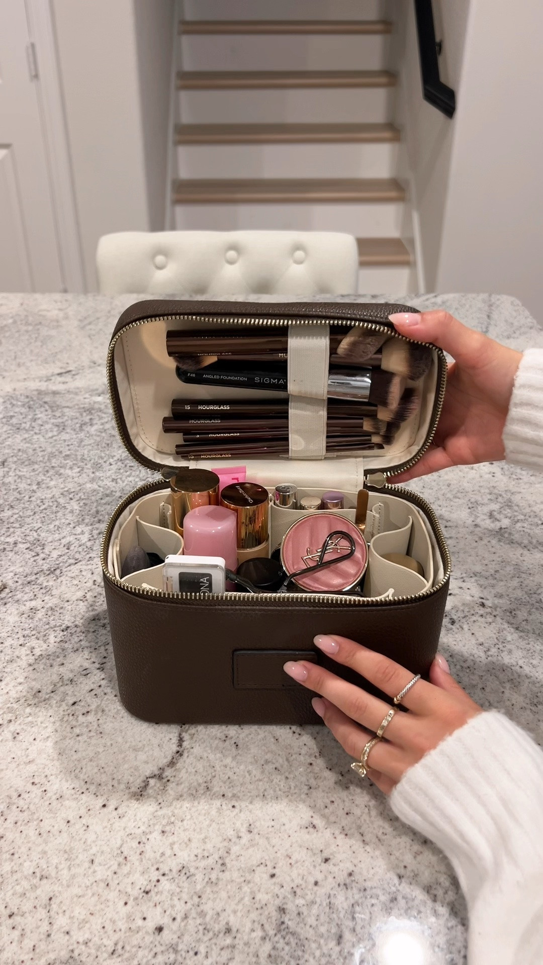 My makeup bag 🩷👜👄

#LTKBeauty #LTKTravel