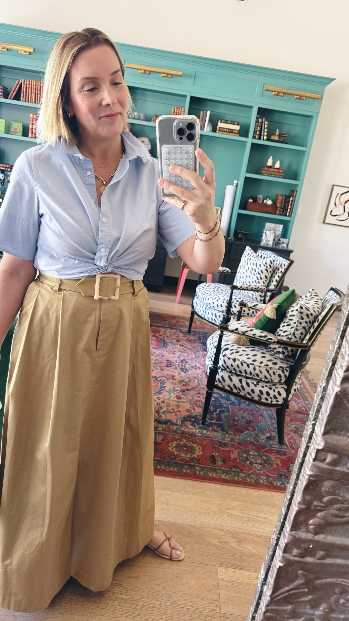 This skirt is nailing so many occasions including graduation! Allison can’t get enough. 

TTS and she’s in a medium. 

Wear it with a button down, t-shirt, tank top, linen shirt, etc!

#LTKStyleTip #LTKOver40