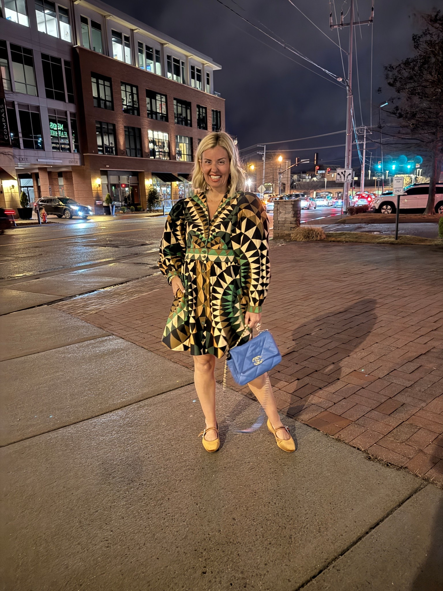 Last nights dinner look… love the dress, the shoes are the perfect cozy, and yes… still borrowing the bag!

Use code CATHERINEMARTIN for your 1st month of membership on me!


#LTKmomlife #LTKWorkwear #LTKootd